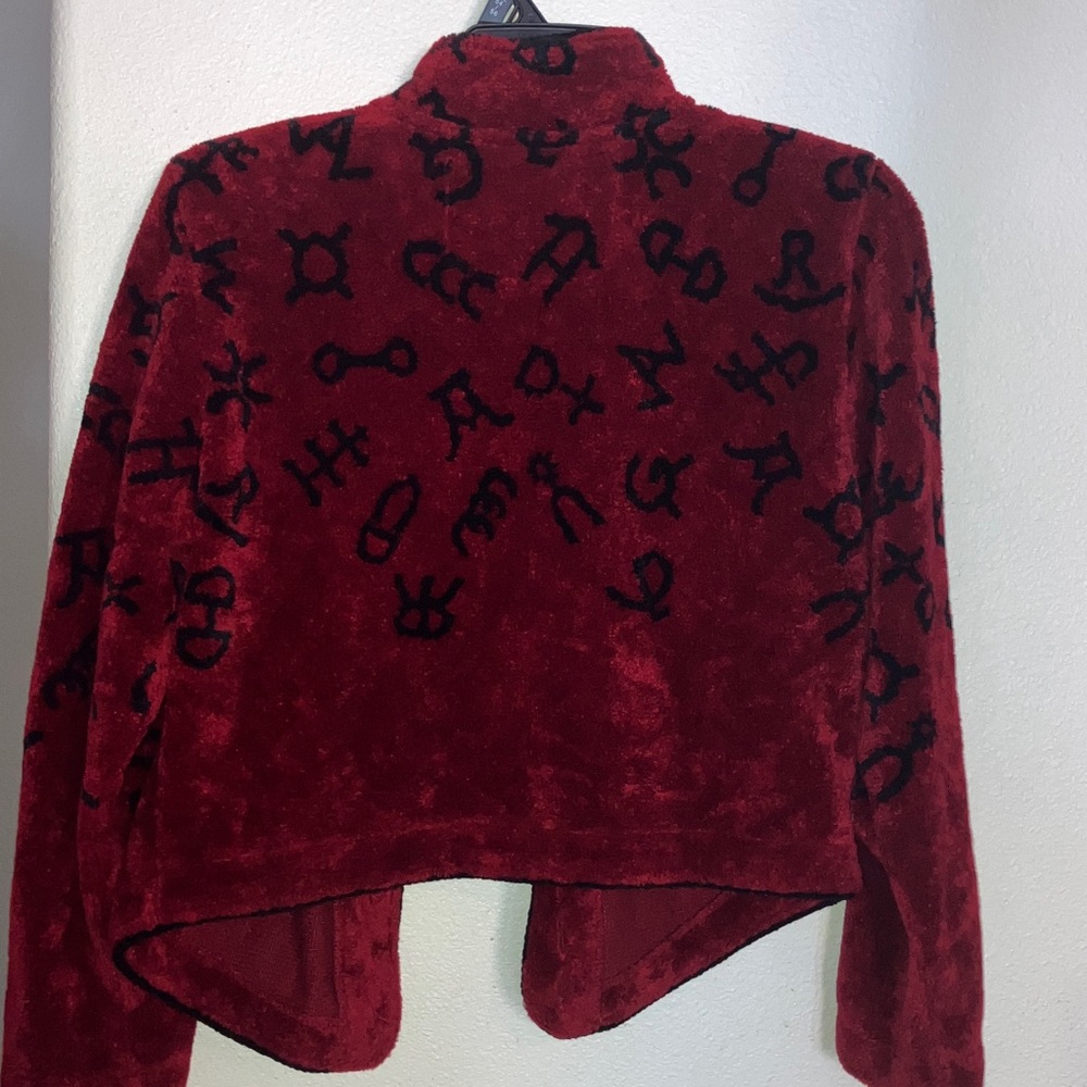 Vintage‎ Red Carpet Fleece Jacket with Black Brand Print - Picture 7 of 12